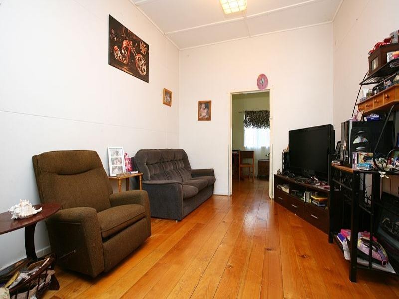 34 Little Shore Street, Cleveland QLD 4163