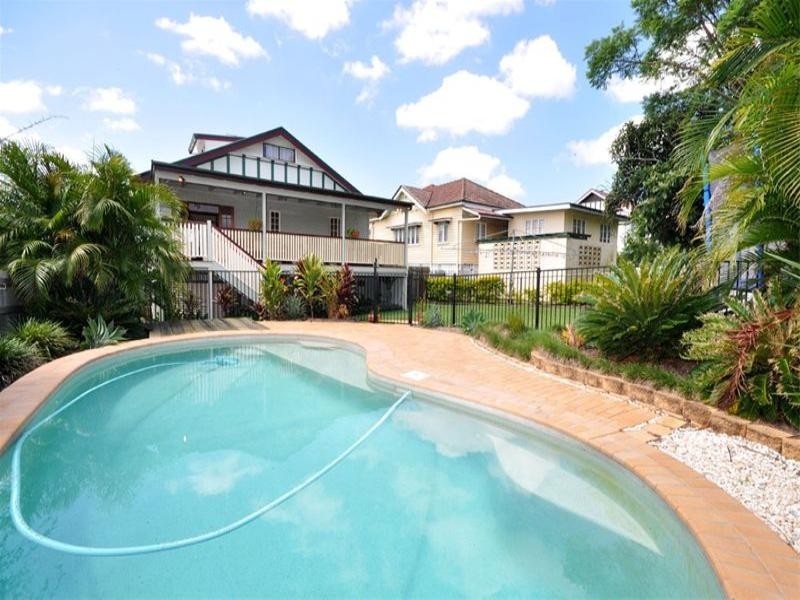27 Halland Terrace, Camp Hill QLD 4152