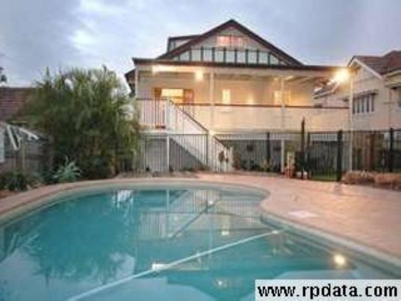 27 Halland Terrace, Camp Hill QLD 4152