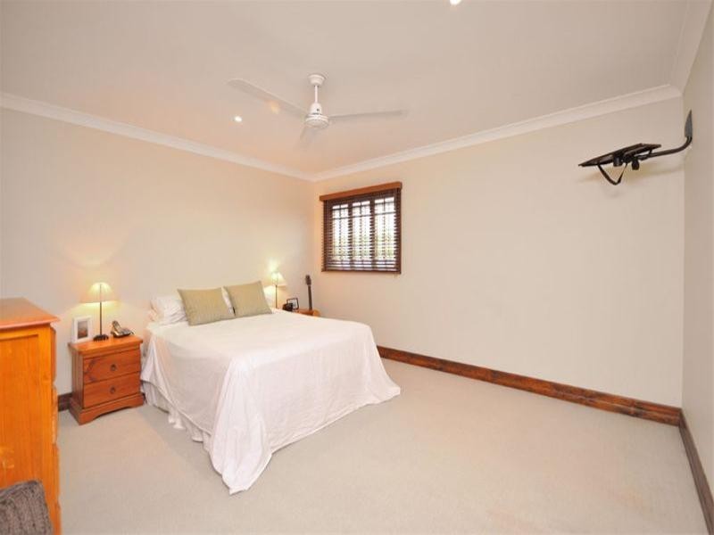 27 Halland Terrace, Camp Hill QLD 4152