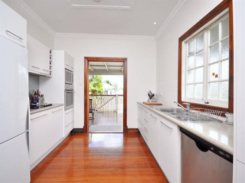 27 Halland Terrace, Camp Hill QLD 4152