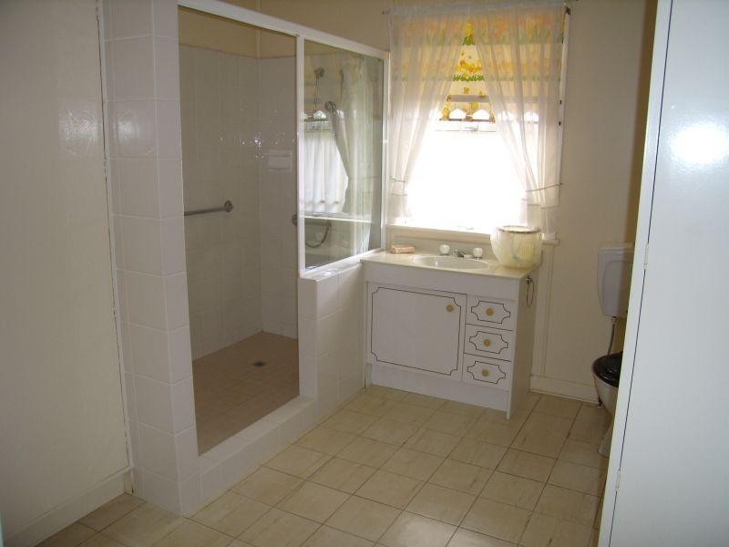 14 Moore Street, Victoria Point QLD 4165