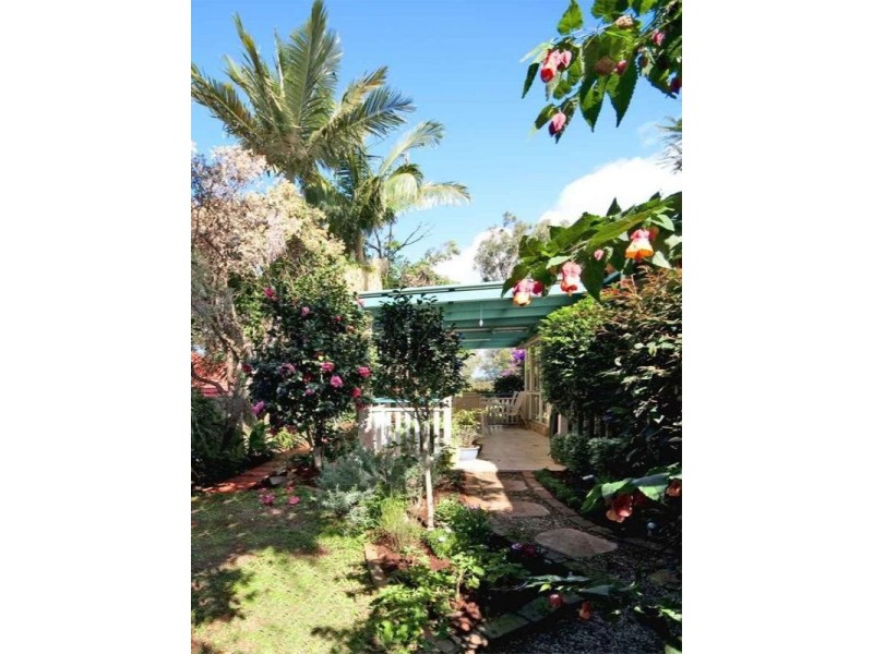 21 Leonard Street, Wellington Point QLD 4160