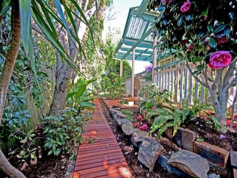 21 Leonard Street, Wellington Point QLD 4160