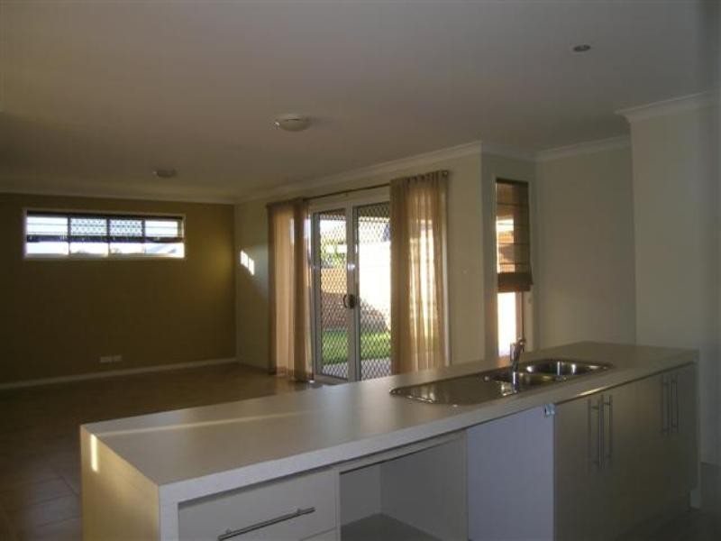 1 PARKLANE Road, Victoria Point QLD 4165