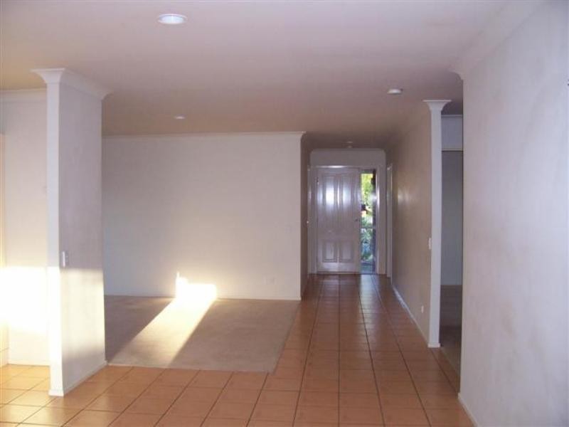 2 Manettia Street, Wynnum West QLD 4178