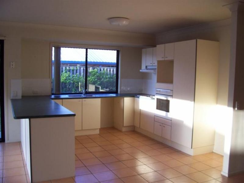 2 Manettia Street, Wynnum West QLD 4178