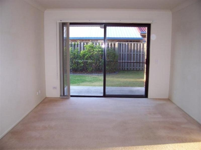 2 Manettia Street, Wynnum West QLD 4178