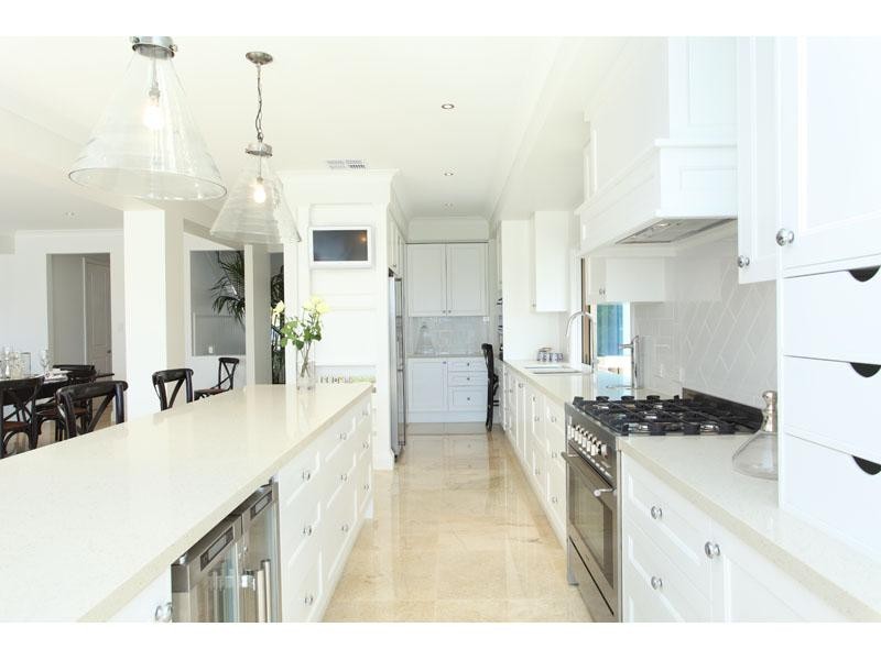 9 Caravel Court, Raby Bay QLD 4163