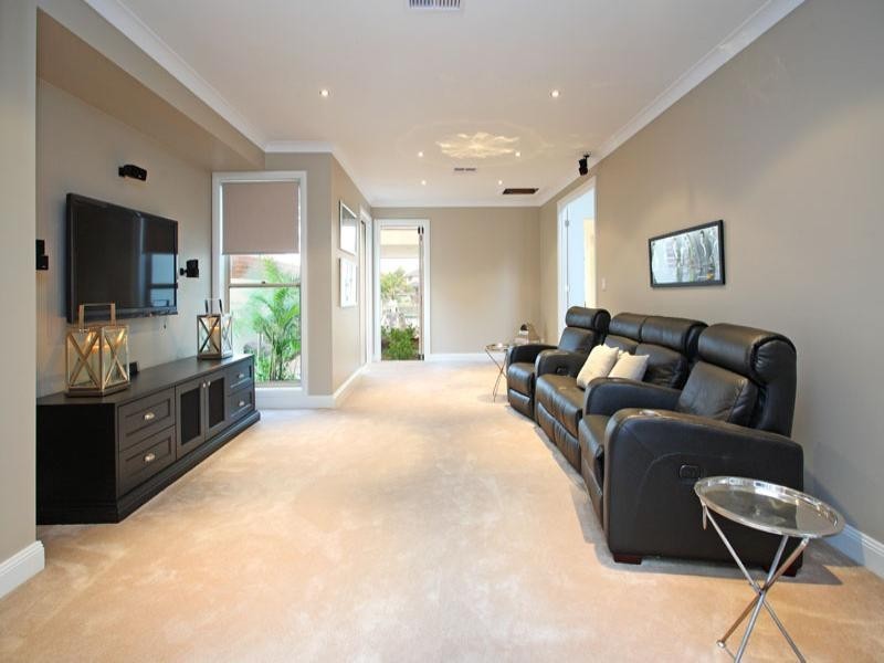 9 Caravel Court, Raby Bay QLD 4163