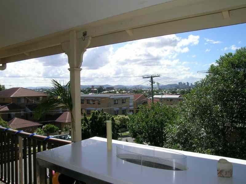 52 AMELIA Street, Coorparoo QLD 4151