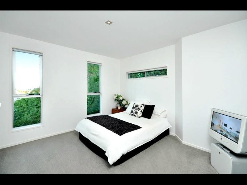 575 Royal Esplanade, Manly QLD 4179