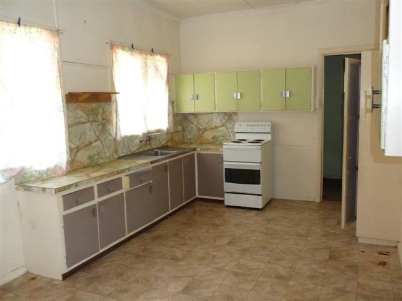 306 BLOOMFIELD Street, Cleveland QLD 4163