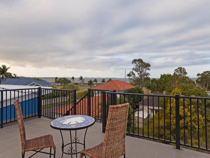 229 Gordon Parade, Manly QLD 4179