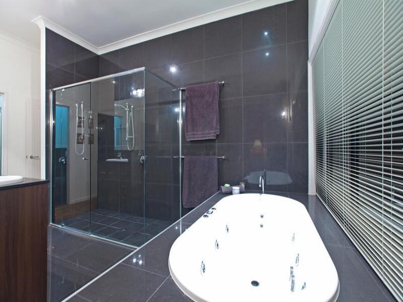 229 Gordon Parade, Manly QLD 4179