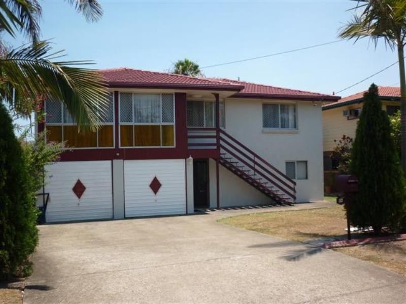 4 HOLLOWAY Street, Birkdale QLD 4159