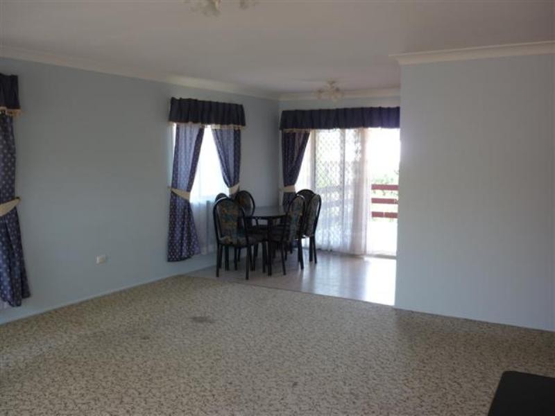 4 HOLLOWAY Street, Birkdale QLD 4159