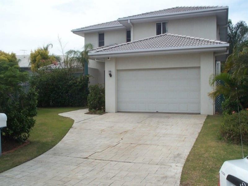 8 Winch Close, Raby Bay QLD 4163