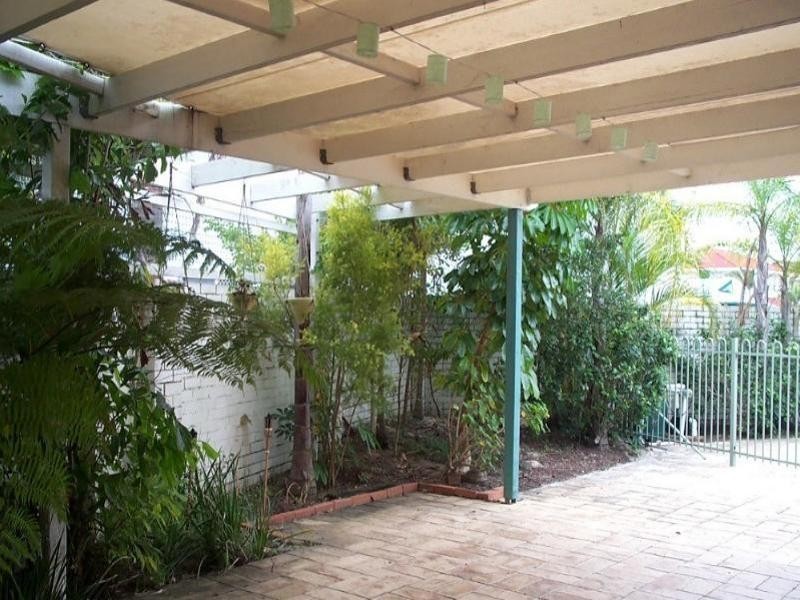 8 Winch Close, Raby Bay QLD 4163