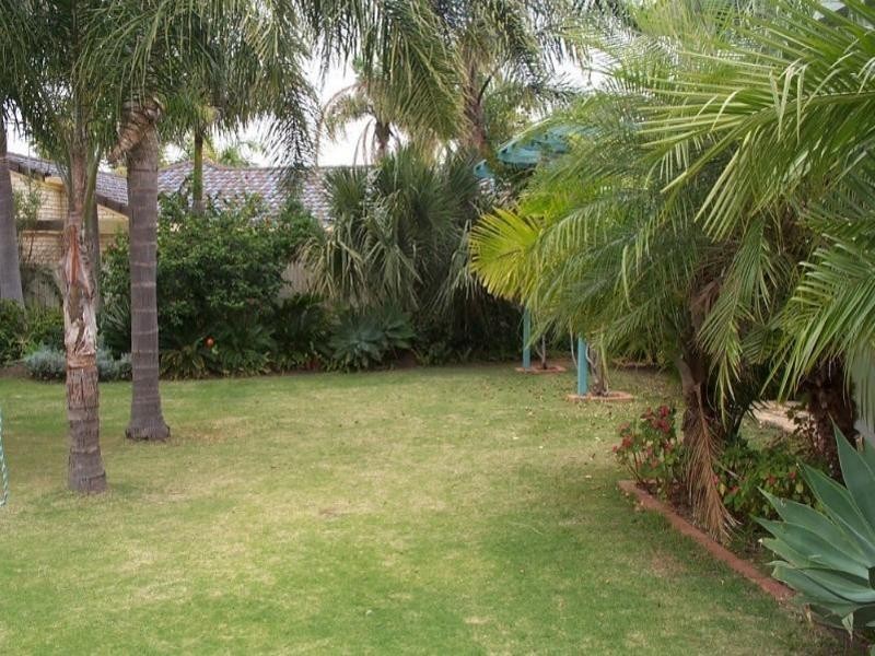 8 Winch Close, Raby Bay QLD 4163