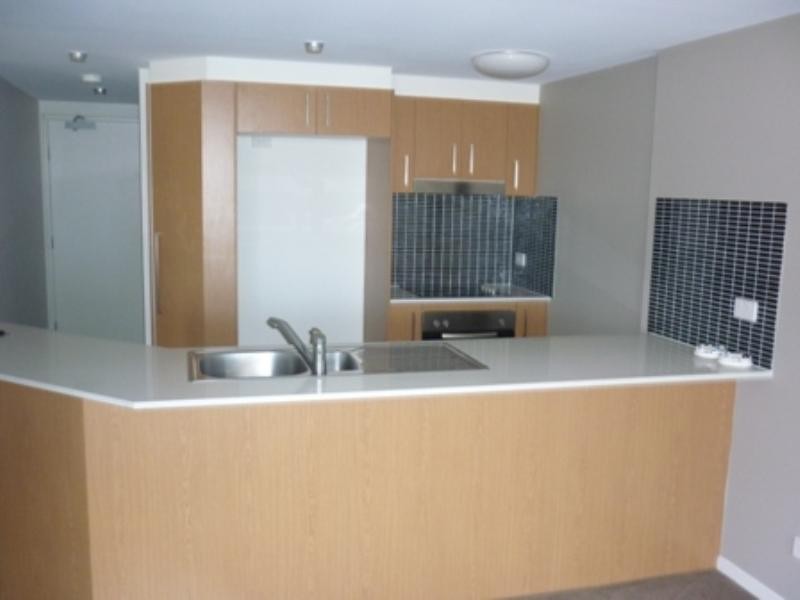 203 Shore Street, Cleveland QLD 4163