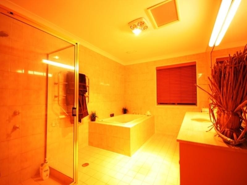 11 Captains Court, Raby Bay QLD 4163