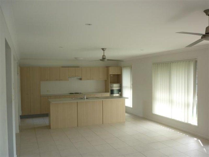 9 Turquoise Street, Redland Bay QLD 4165