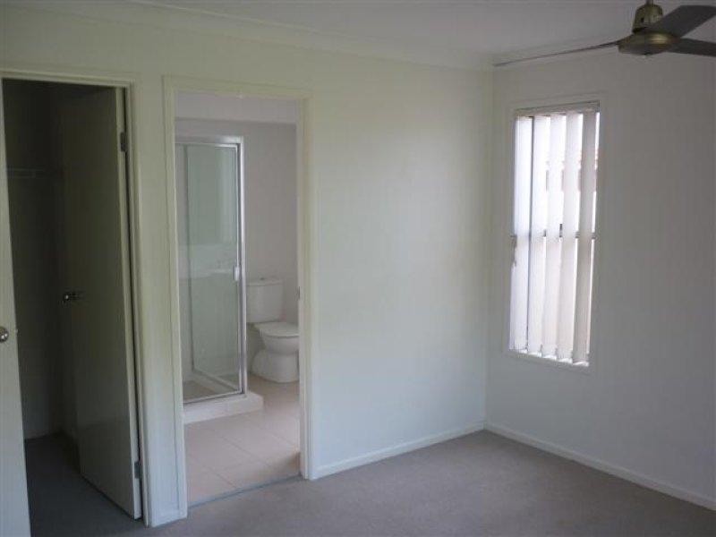 9 Turquoise Street, Redland Bay QLD 4165