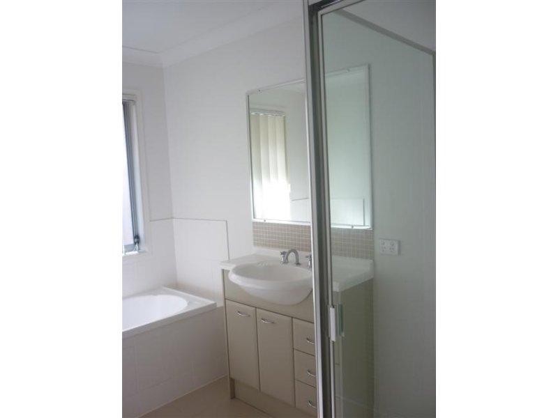 9 Turquoise Street, Redland Bay QLD 4165