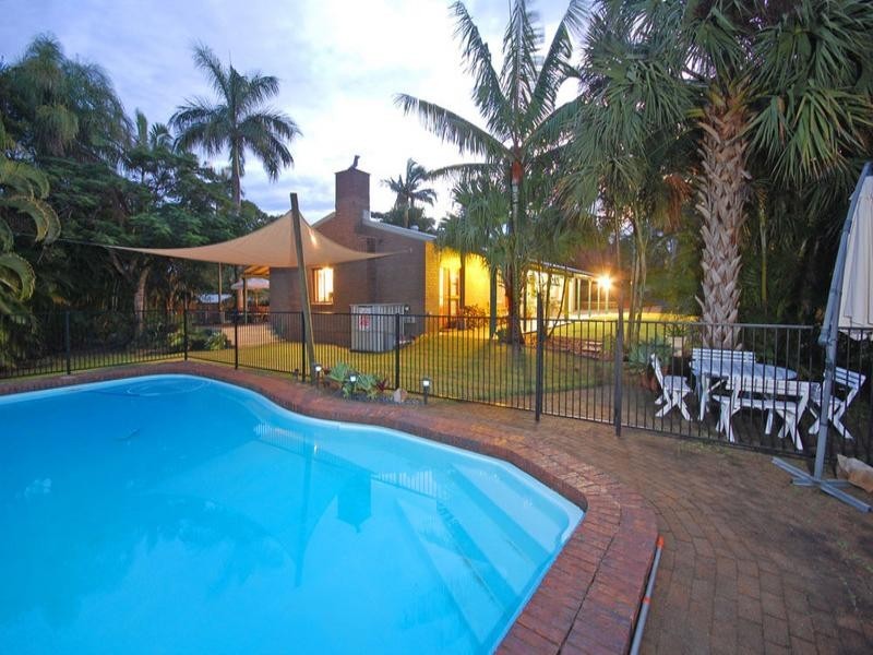 17 Azalea Street, Redland Bay QLD 4165