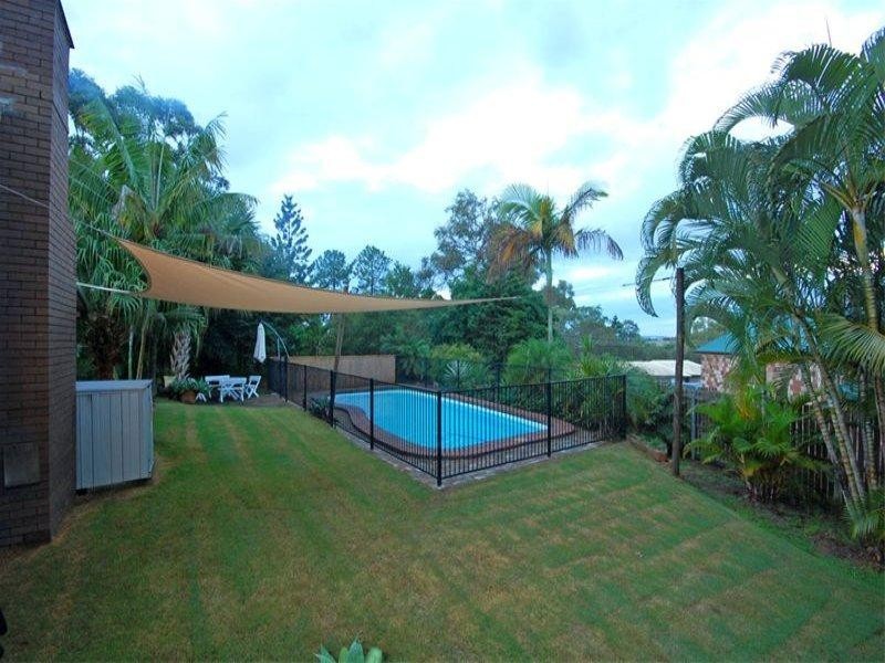 17 Azalea Street, Redland Bay QLD 4165