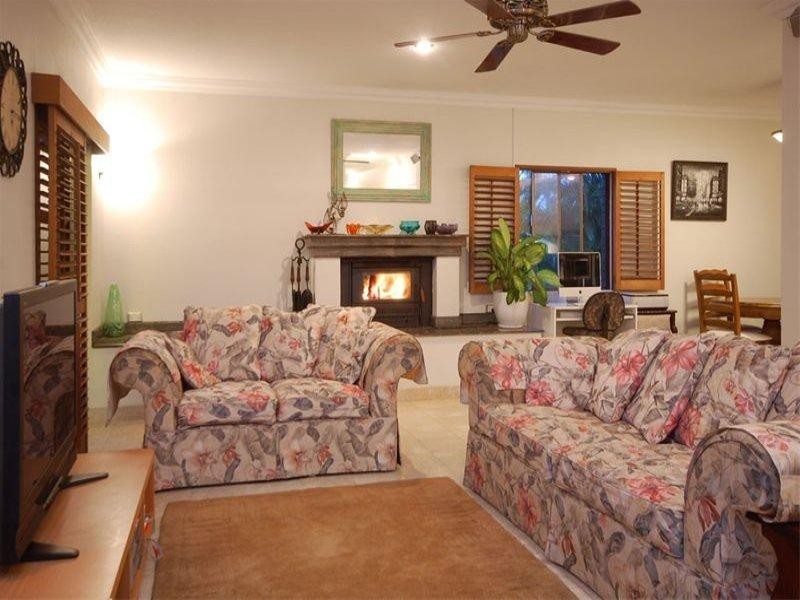 17 Azalea Street, Redland Bay QLD 4165