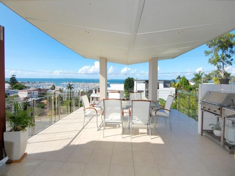 105 Oceana Terrace, Manly QLD 4179