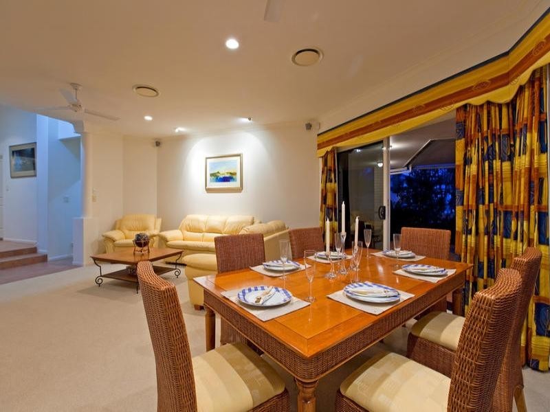 6 Raby Bay Boulevard, Raby Bay QLD 4163