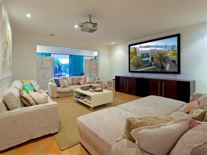 33 Raby Bay Boulevard, Raby Bay QLD 4163