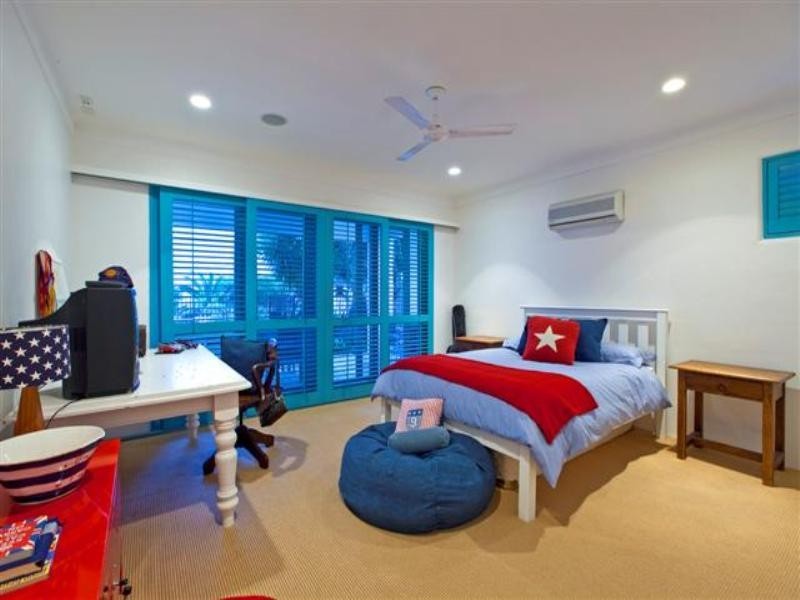 33 Raby Bay Boulevard, Raby Bay QLD 4163