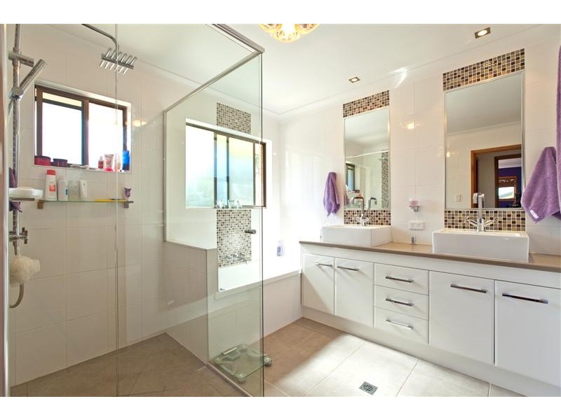 5 Manly Street, Birkdale QLD 4159