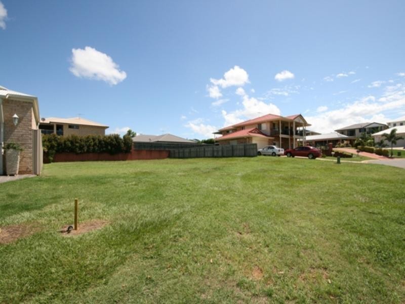 8 Newcomb Court, Redland Bay QLD 4165