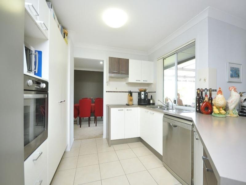 31 Aqua Crescent, Redland Bay QLD 4165