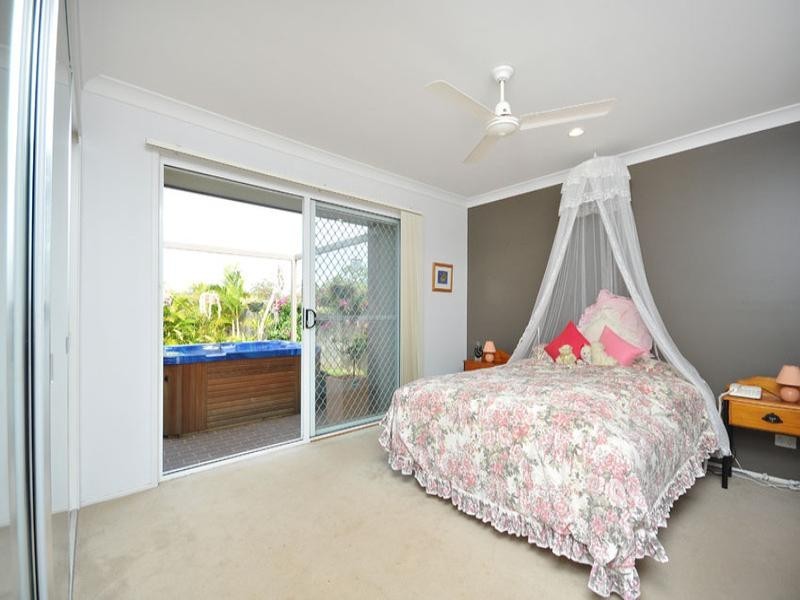 31 Aqua Crescent, Redland Bay QLD 4165