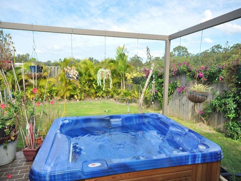 31 Aqua Crescent, Redland Bay QLD 4165