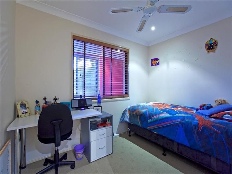 16 Sylvania Street, Wellington Point QLD 4160