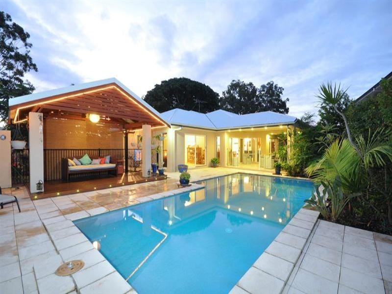 18 Riseborough Terrace, Cleveland QLD 4163