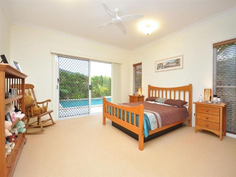 18 Riseborough Terrace, Cleveland QLD 4163