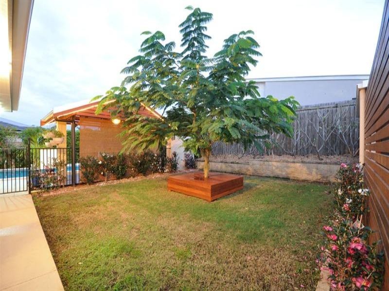 18 Riseborough Terrace, Cleveland QLD 4163