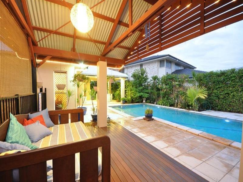 18 Riseborough Terrace, Cleveland QLD 4163