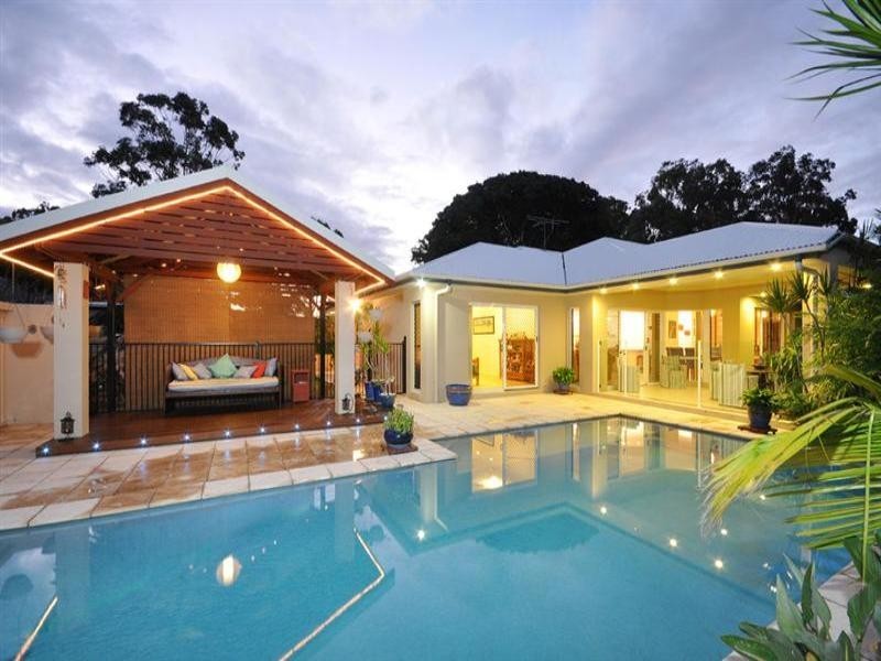 18 Riseborough Terrace, Cleveland QLD 4163