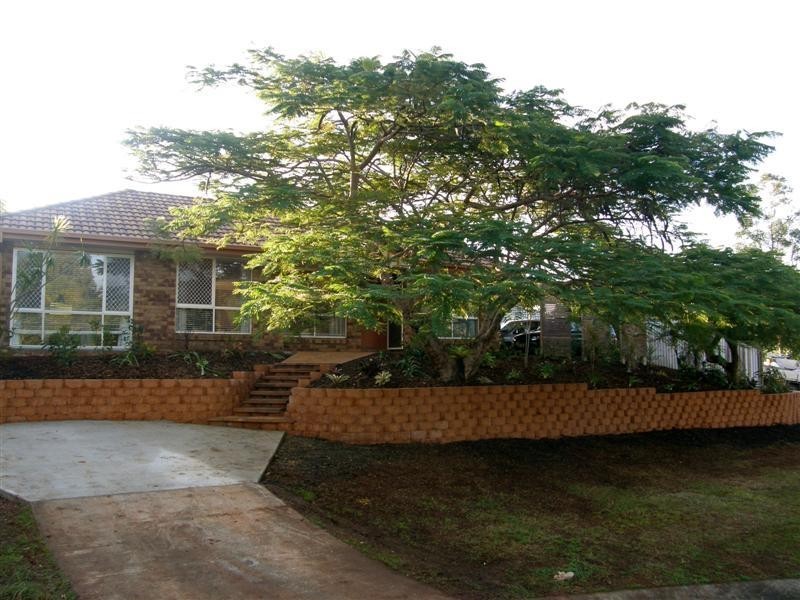 1 Gleneagles Court, Redland Bay QLD 4165