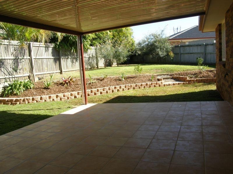 1 Gleneagles Court, Redland Bay QLD 4165