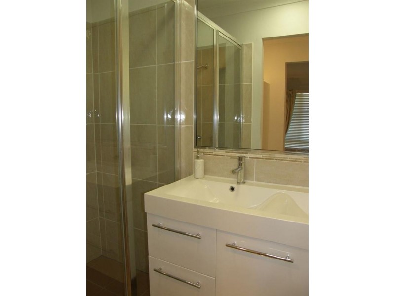 1 Gleneagles Court, Redland Bay QLD 4165